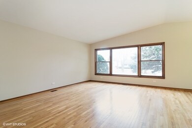 15W611 Patricia Ln, Elmhurst, IL 60126 - photo 3