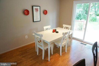 12811 Gatepost Ct, Herndon, VA 20171 - photo 4