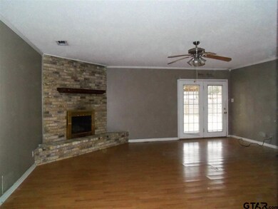 409 409 McMichael, Kilgore, TX 75662 - photo 2