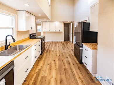 938 E Franklin St, Kenton, OH 43326 - photo 3