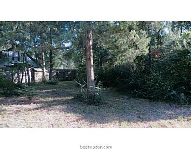 Land/Lot. Shady cleared area near neighbor s lot o