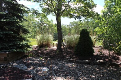 232 Maple Ridge Dr, Lords Valley, PA 18428 - photo 4