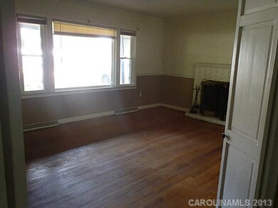 1216 E Broad St, Statesville, NC 28677 - photo 5