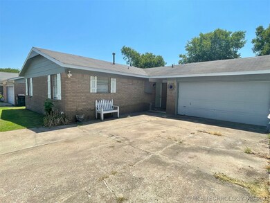 202 E Forest St, Skiatook, OK 74070 - photo 2