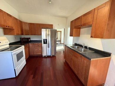 415 N 3rd St, Estherville, IA 51334 - photo 2