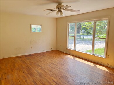 102 E Thompson, Vian, OK 74962 - photo 2
