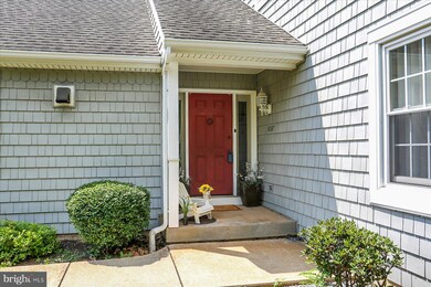 1037 Hillview Ln, Hershey, PA 17033 - photo 4