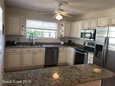 1007 Goldenrod Cir NE - Kitchen