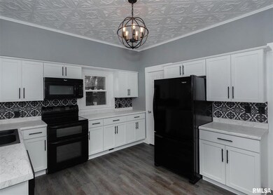 918 N Myrtle St, Davenport, IA 52804 - photo 6