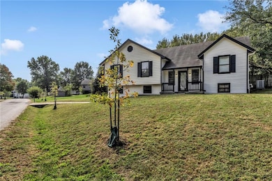 1413 NE 115th St, Kansas City, MO 64155 - photo 2