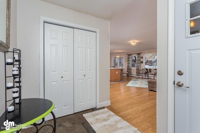 Entryway 8907-SMALL