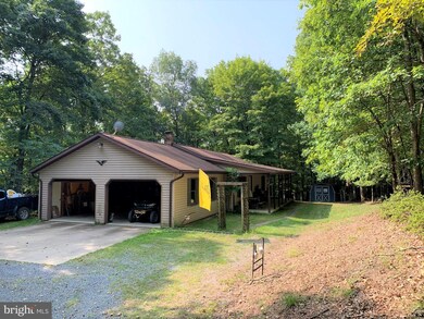 421 Highview Ln, Berkeley Springs, WV 25411 - photo 3