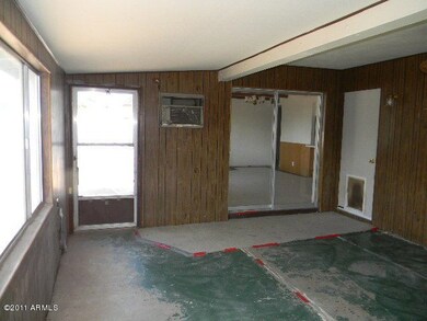 023-177155 Family Room 1