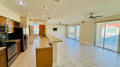 107 Half Moon Cir unit A3, Hypoluxo, FL 33462 - photo 7