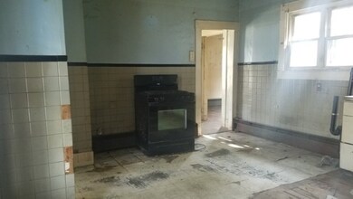 198 E Main St, Orange, MA 01364 - photo 4