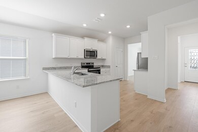 136 Paria Ct, Jarrell, TX 76537 - photo 3