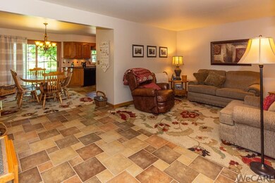 709 N Blackhoof St, Wapakoneta, OH 45895 - photo 6