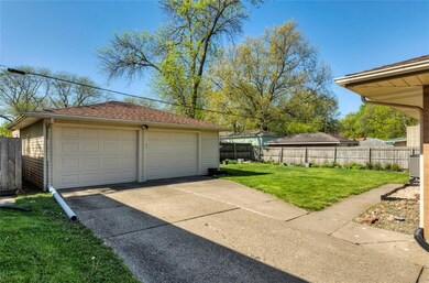 3008 Vilura Pkwy, Des Moines, IA 50310 - photo 3