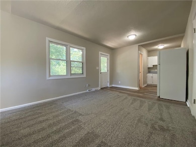 1247 E 34th St, Des Moines, IA 50317 - photo 5