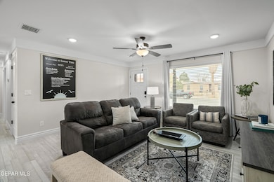 854 Mallett St-9