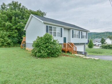 1033 Snowden Terrace, Johnson City, TN 37601 - photo 2