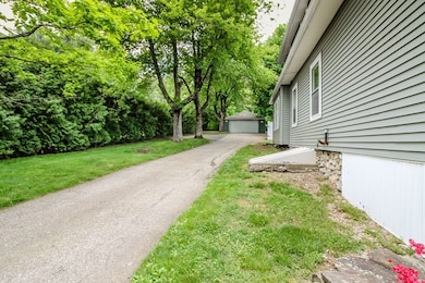 105 Bailey Rd, Holden, MA 01520 - photo 3