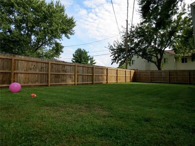 2625 12th St, Columbus, IN 47201 - photo 3