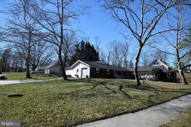 13454 Yorktown Dr, Bowie, MD 20715 - photo 2