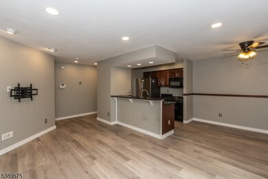 32 Sam Bonnell Dr unit C0302, Clinton, NJ 08809 - photo 4