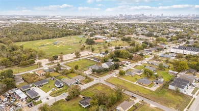 3726 Davenport St, Houston, TX 77051 - photo 4