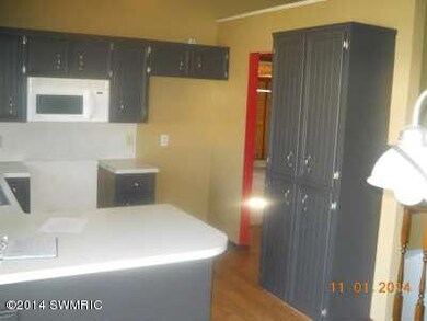 Mapleview Kitchen view 3-400