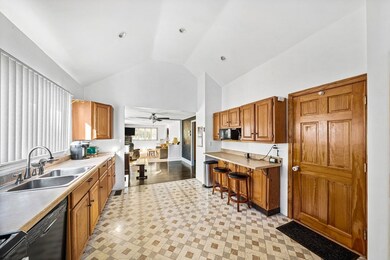 10 Evans St, North Weymouth, MA 02191 - photo 5