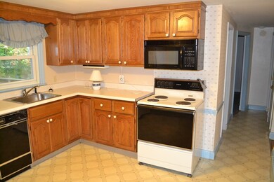 184 Passaconaway Dr, Dracut, MA 01826 - photo 4