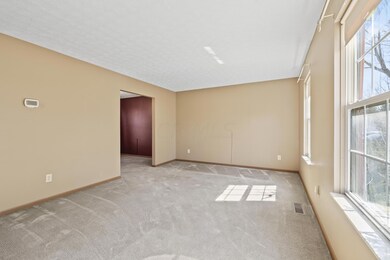 2372 Rolling Rock Dr, Columbus, OH 43229 - photo 5