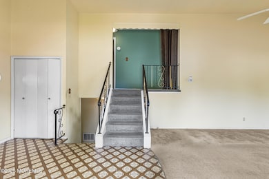 13 Copper Ln Hazlet, NJ-12