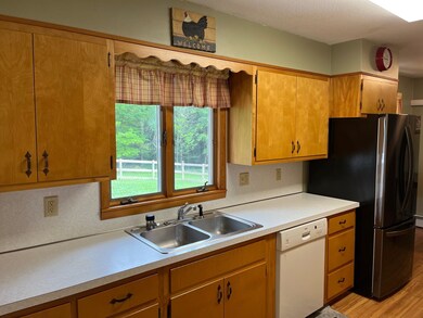 102 Meadowcrest Dr, North Clarendon, VT 05759 - photo 6