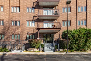 400 E Dundee Rd unit 207C, Buffalo Grove, IL 60089 - photo 2