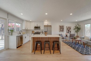 8896 Belfast Cir, San Diego, CA 92126 - photo 5