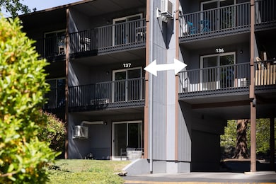 1565 NW Wall St 136-137-5 Info