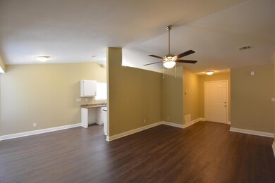 5735 Fairchild Road 05