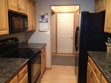 2555 11th Ave S, Grand Forks, ND 58201 - photo 5