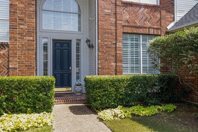 1656 Oak Creek Dr, Hurst, TX 76054 - photo 3