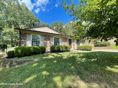 8009 Afterglow Dr, Louisville, KY 40214 - photo 2