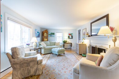 18 Woodcrest Rd-Living Room