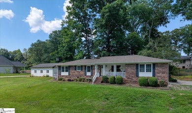 223 Meadow Ln, Easley, SC 29642 - photo 2