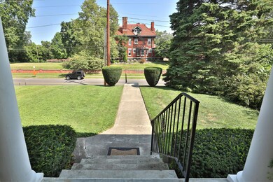 North Facing Entry