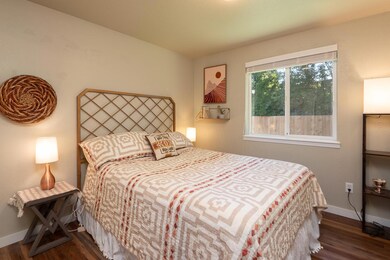 2766 SW Reindeer Ave, Redmond, OR 97756 - photo 7