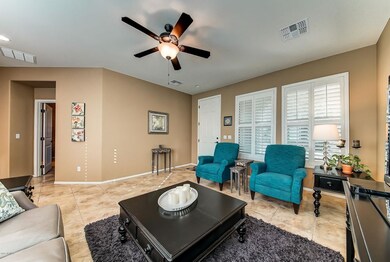 106-FrontRoom_3