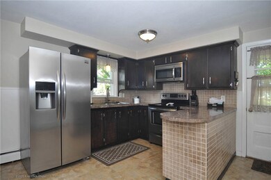 136 Highland Ave, Cumberland, RI 02864 - photo 4