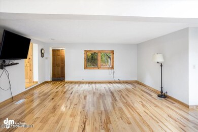 04-Living Room_IMG_9843-Edit